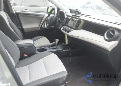 2015 Toyota Rav4 Le z USA, uszkodzony, nr VIN JTMBFREV7FJ023746